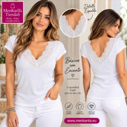 BLUSA CON ENCAJE CUELLO EN V