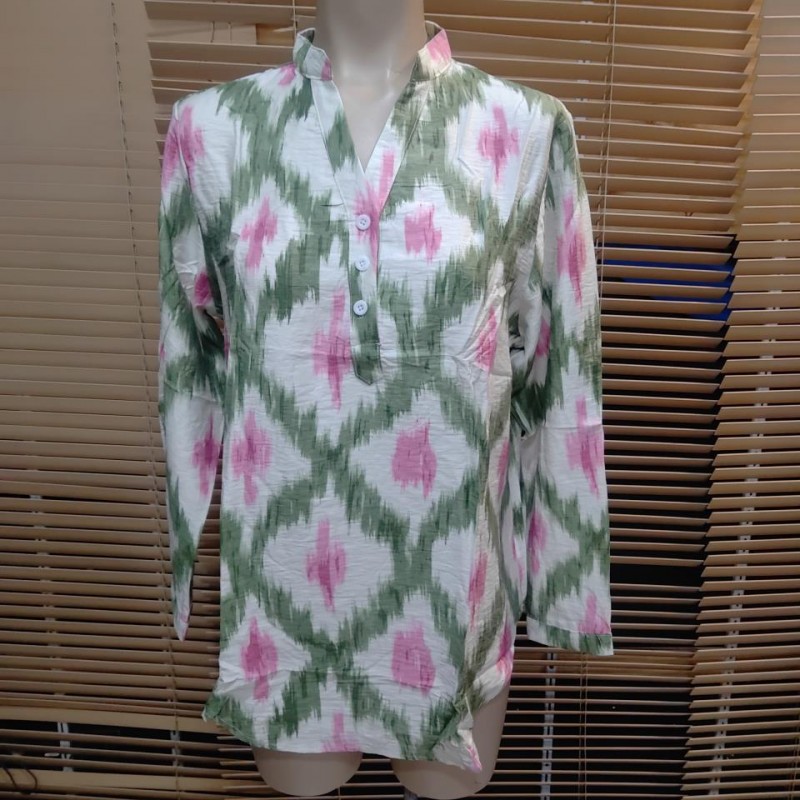 BLUSA ESTAMPADA ROMBO MANGA LARGA