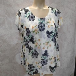 BLUSA ESTAMPADO FLOR PLISADA