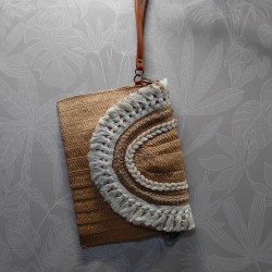 BOLSO DE MANO Y BADOLERA LUCI