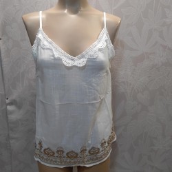 BLUSA TIRANTE CON BORDADO ABAJO