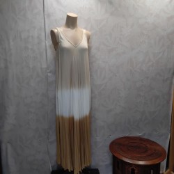 VESTIDO TRICOLOR CUELLO PICO LARGO TIRANTES