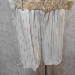 PANTALON RAYA CORTO CON CINTURON