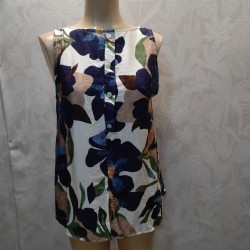 BLUSA SIN MANGA MINA CON BOTONES EN LA ESPALDA