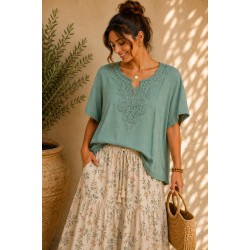 BLUSA ENCAJE PECHO MANGA CORTA 
